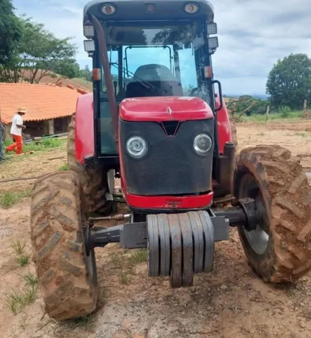 Massey Ferguson 4275 ano 2012