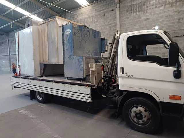 Transporte com munck pequen / médio porte