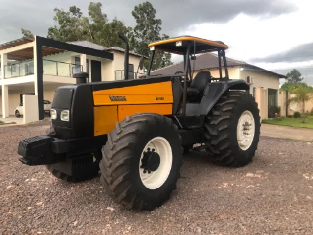 Trator Valtra BH180 ano 2007 4x4 