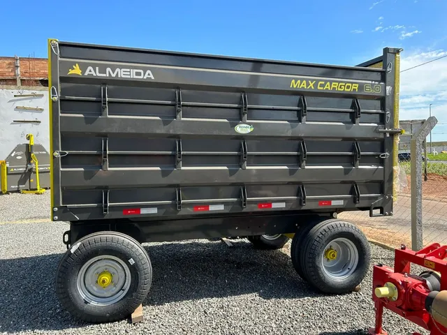 Carreta basculante Max Cargo 6.0 C/ Pneus
