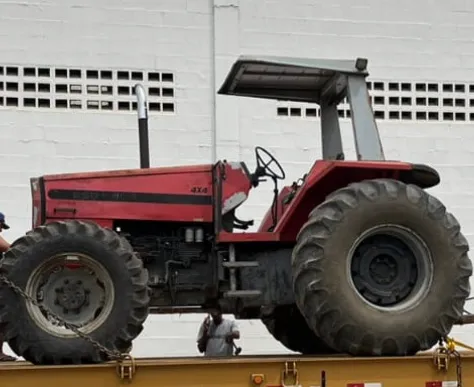 Vendo trator massey ano 1997. Aceito trocar em Carro