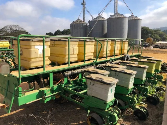 Plantadeira John Deere | 9213 | 2000