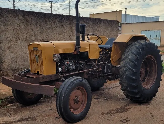 Oportunidade de negocio, Trator Valmet 85ID, mais implementos(a parte)