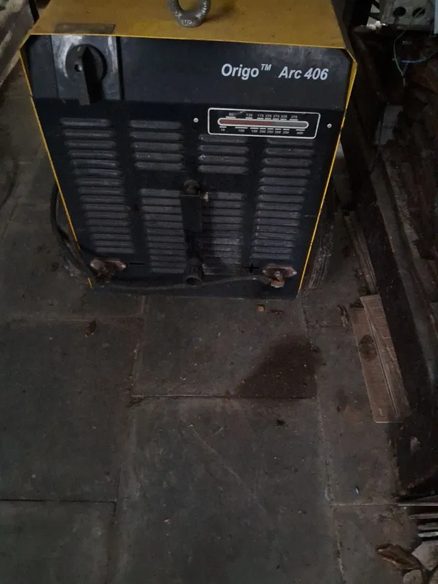 Máquina de Solda elétrica retificadora Esab 450