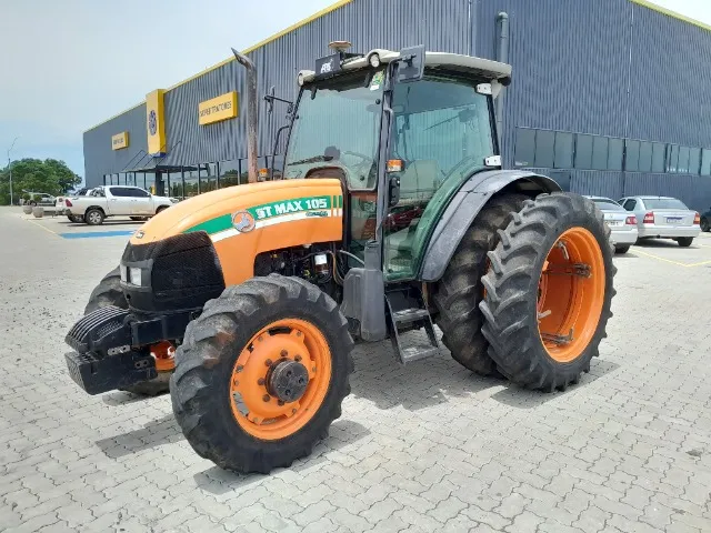 Trator Stara St Max 105 ano 2015.