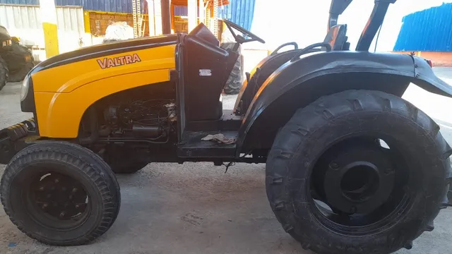 Trator 4x4 Land track 2011 