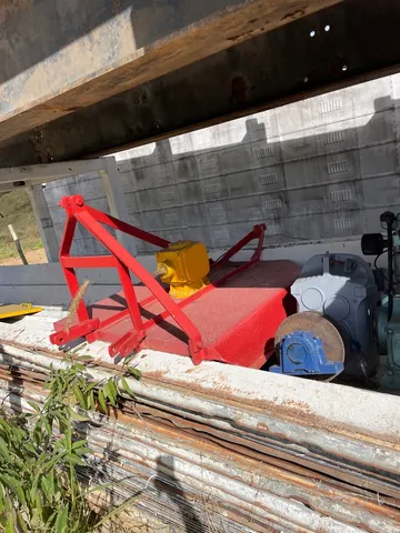 varios implementos agrícolas 