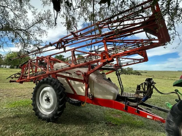 Pulverizador KUHN 