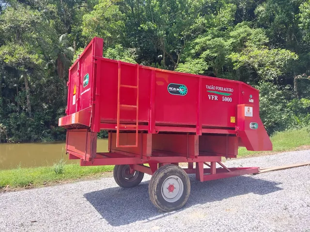 Vendo vagão forrageiro 40 mil e desensiladeira casale 80 mil