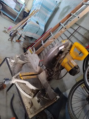Esquadria dewalt 