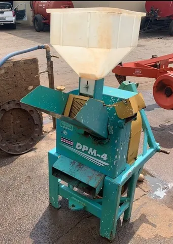 Triturador Desintegrador Nogueira modelo DPM 4 para trator