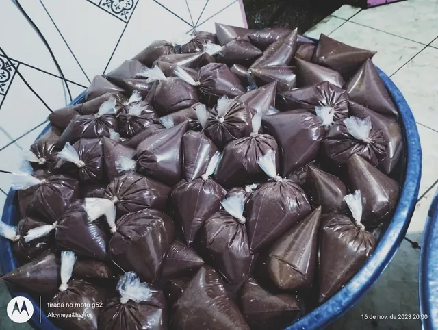 Açaí 12R$ leia o anúncio?
