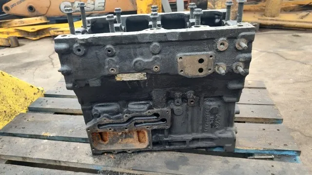 Bloco do motor retroescavadeira CAT 416E - 232-7604