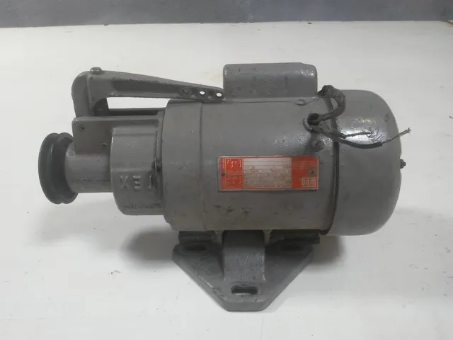 Motor de máquina de costura.