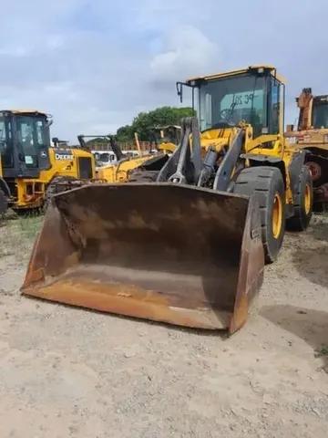 Pá Carregadeira Volvo