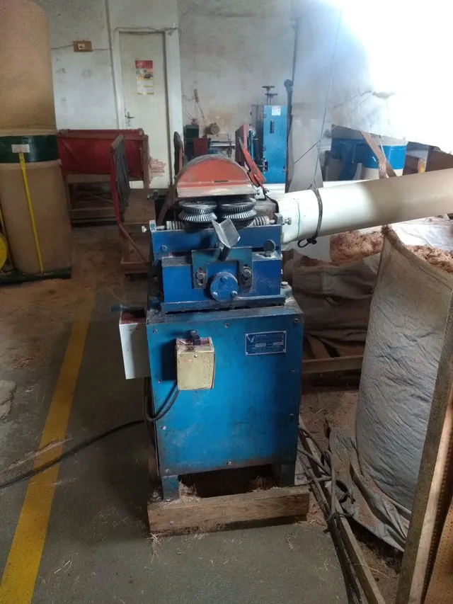 Torno para cabos de vassoura 