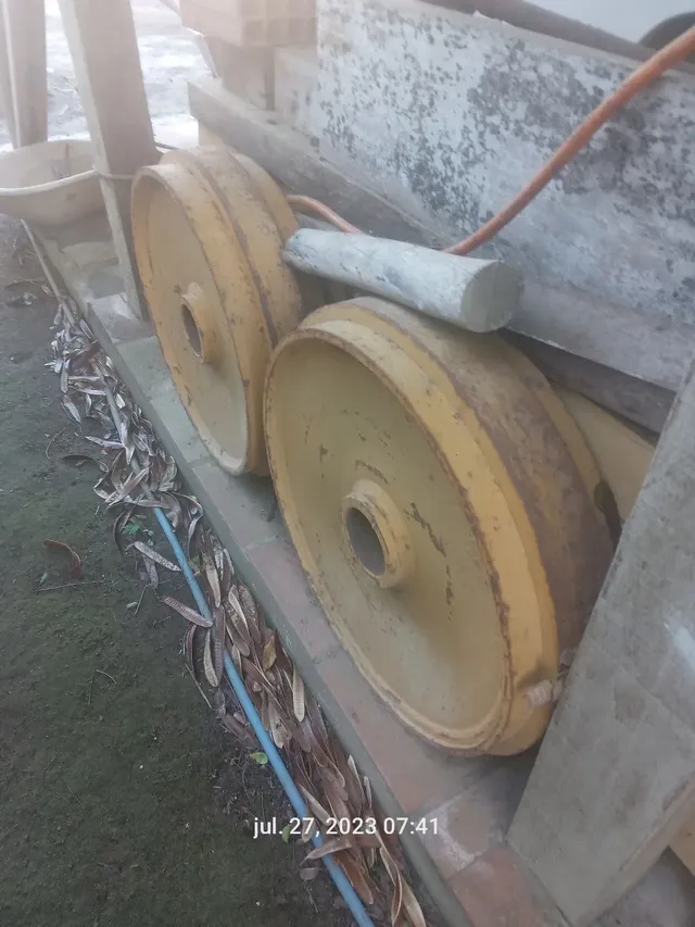 Rodas guias Caterpillar 