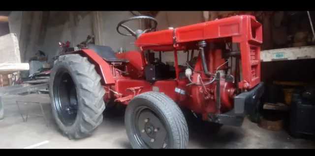 Trator agrícola 