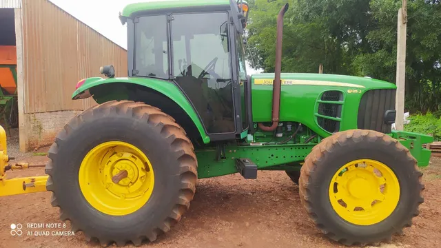 Conjunto Trator John deere e<br>Plantadeira John deere 