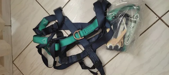 Vendo cinto de segurança com duplo talabarte anti chama