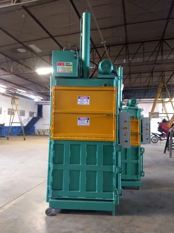 Prensa Hidráulica Para Fardos de Reciclagem - Fardos de papelão, pet, alumínio, etc