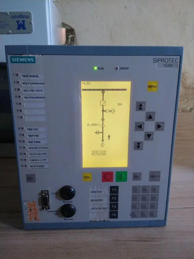 Relé de proteção SIEMENS
