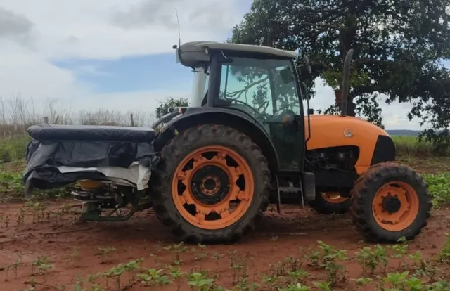 Trator Stara stmax 105
