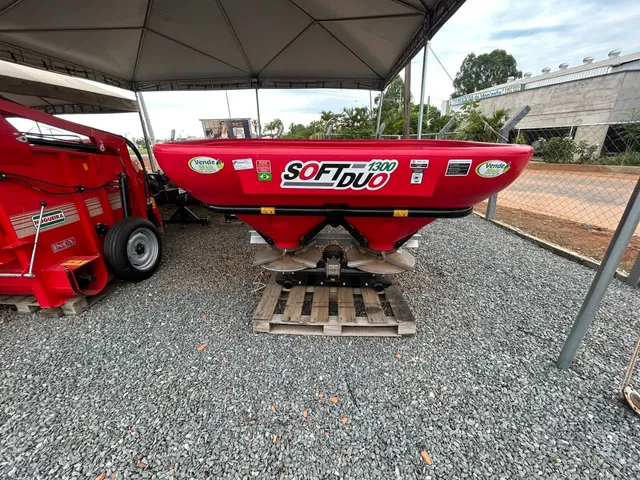Distribuídor de fertilizantes e sementes Soft Duo 1300
