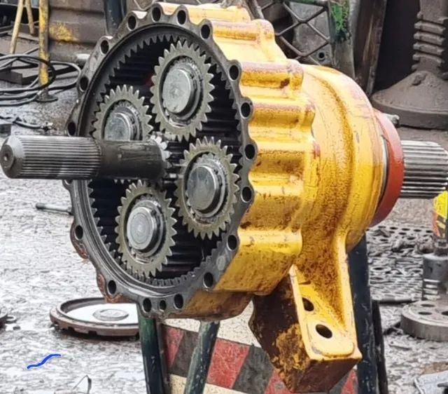 Temos peças da motoniveladora Volvo G960