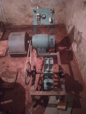 VENDO UM GERADOR DE ENERGIA MOVIDO A AGUA. 