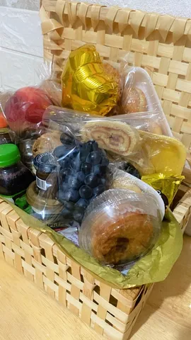 Cesta de café da manhã para aniversario , aniversário de namoro ou comemoração em geral 