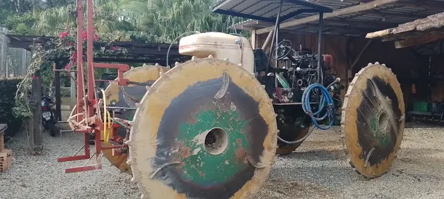Vende-se Chupa cabra. 