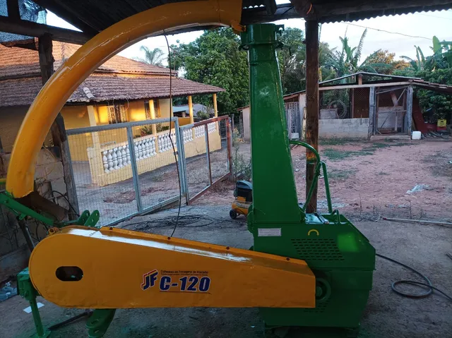 Forrageira JF C120 