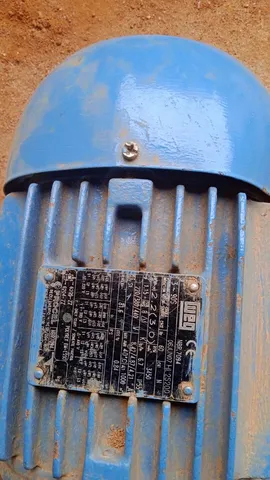 Vendo 2 motores trifásico 