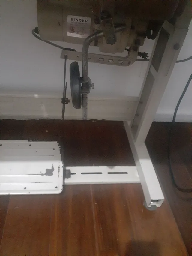 Maquina industrial singer