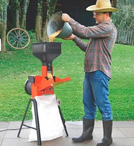Triturador Elétrico moedor com Saída Lateral e Motor 2HP Bivolt