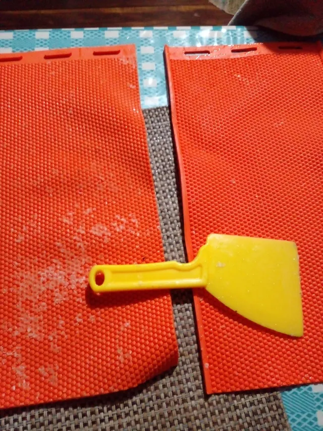 Molde de cera de cilicone alveolada.