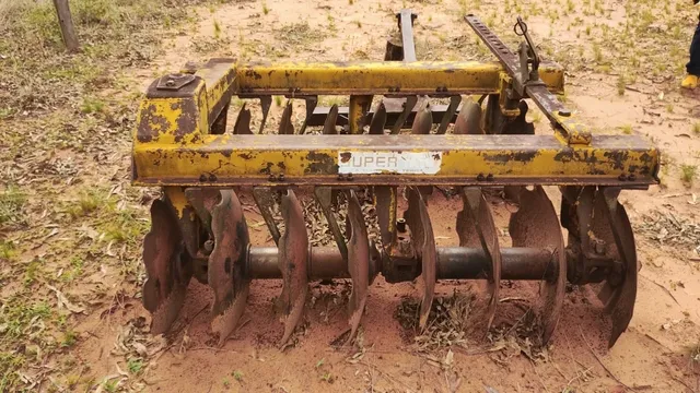 Vendo grade aradora