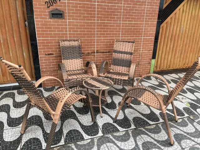 Jogo pra Area com 4 Cadeiras + Mesa de Centro