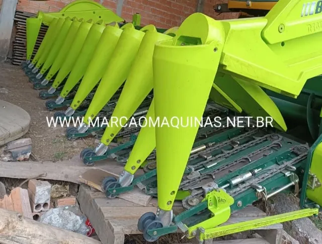 Plataforma KF 11x45cm, Ano 2002 com apenas 50 Hrs de trabalho, Engate NH TX