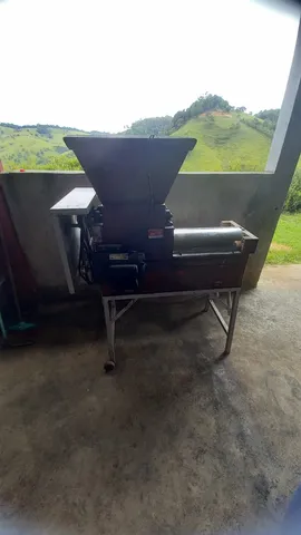 Desengaçadeira para uvas
