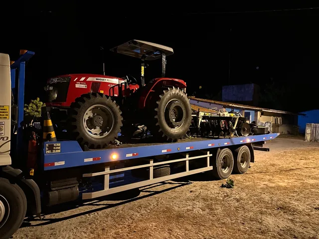 Aluguel de máquina com grade niveladora e roçadeira 