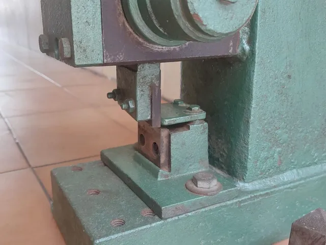 Prensa manual em aço 