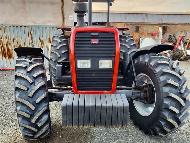 Trator Massey Ferguson 