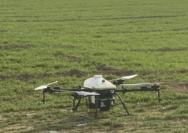 Drone agrícola pulverizador à gasolina