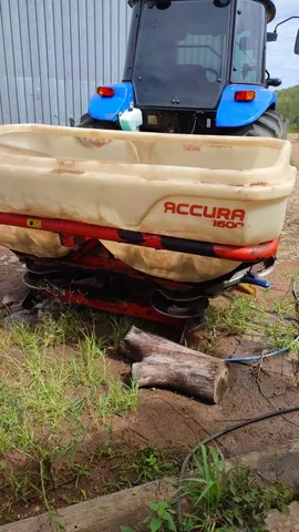 Adubadeira kuhn Accura 1600
