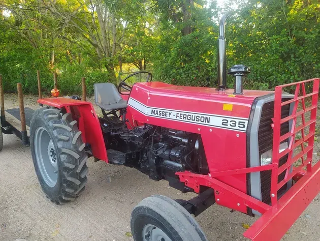Massey Ferguson 235