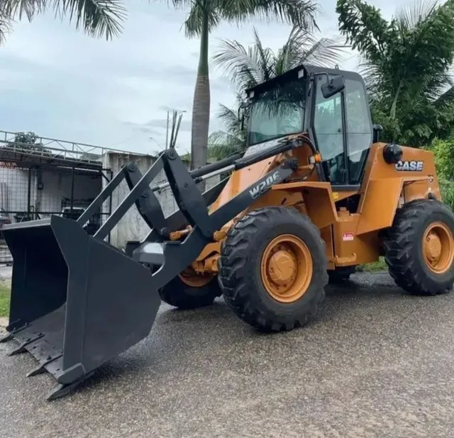 Pá carregadeira ( comprar avista ou parcelado) 