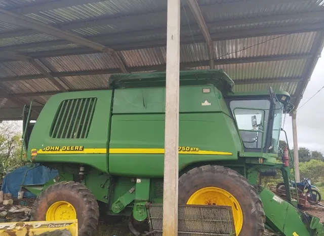 Colheitadeira John Deere STS 9750 4x4