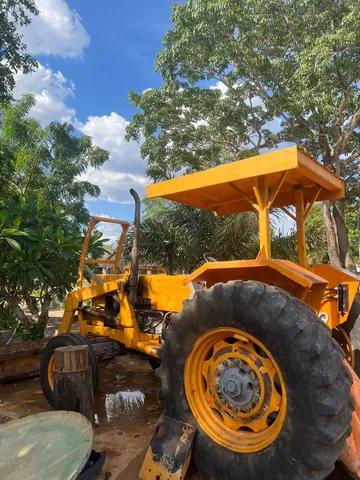 Vendo trator Valmet